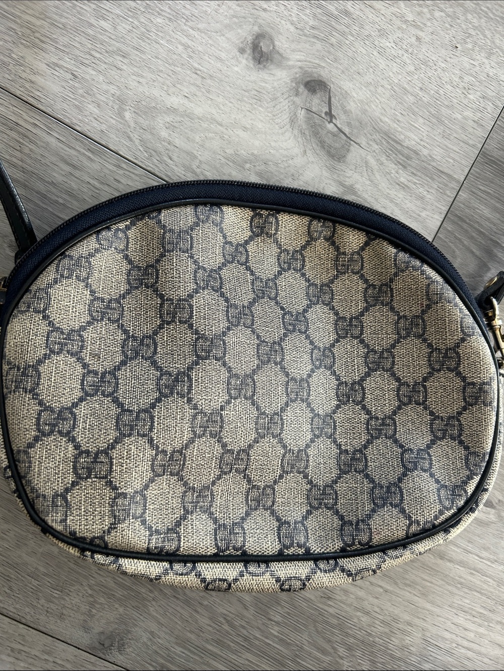Authentic Gucci GG Supreme Beige Crossbody with Dark Blue Vintage and Rare - Picture 10 of 16